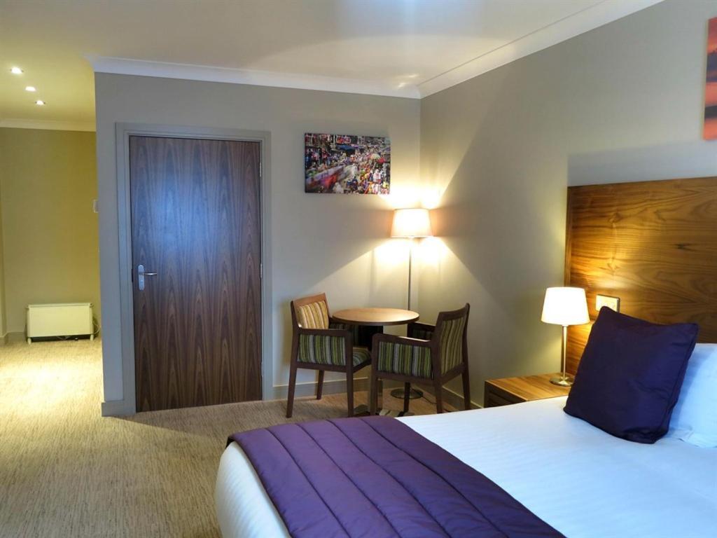 Hotel The White Hart Swindon Pokoj fotografie